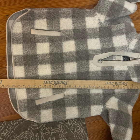 Abercrombie & Fitch quarter zip - Picture 7 of 7